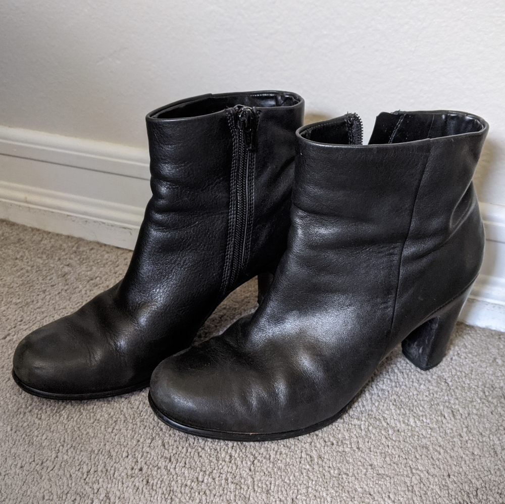 Black ECCO Boots